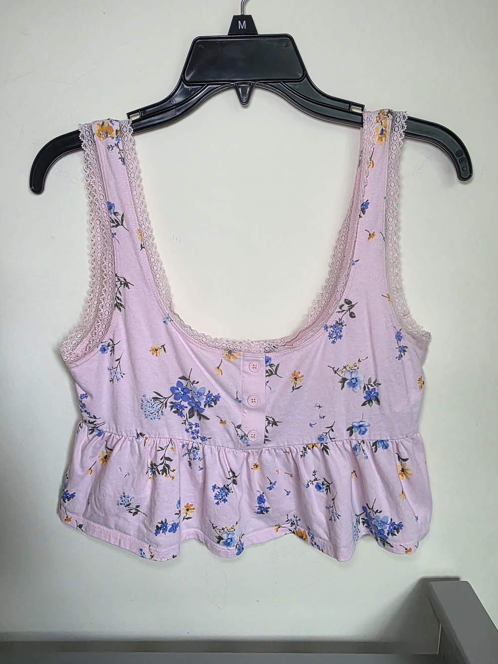 Forever 21 Pink Floral U Neck Tank Top Crop Top With Button Detail Size Medium